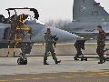 JAS-39EBS-HU, HunAF - pilot and ground crew